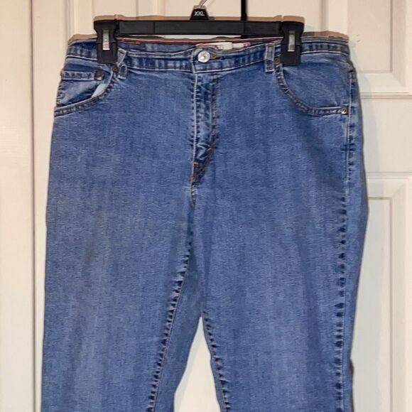 Levi's Vintage Y2K 550 Relaxed Boot Cut Jeans 12 - Picture 3 of 16
